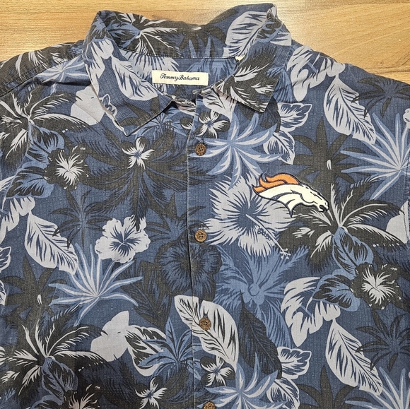 Tommy Bahama NFL Denver Broncos Hawaiian Shirt LT Blue 100% Silk - Picture 2 of 10